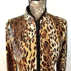 a DRESSING WOMAN  CARDIGAN AND SHELL